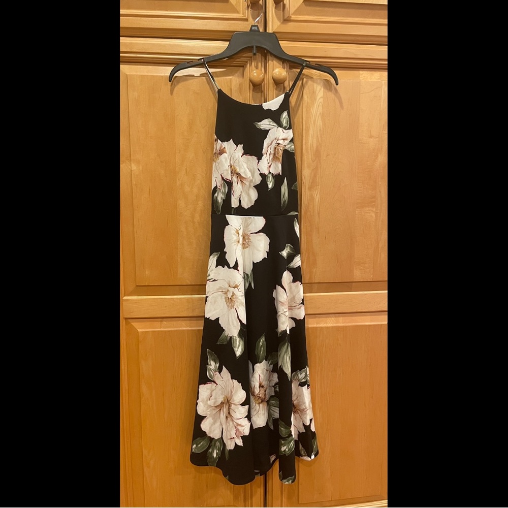 XS black flora montaeu dress. New with tags